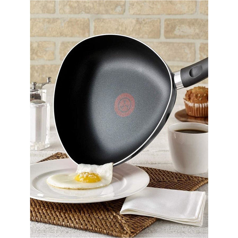 T-fal Essential 4qt/32cm Triangular Thermo-Spot Non-Stick Pan, B0300874, Brown box new (90 days warranty)